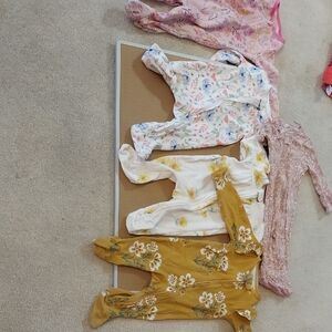Floral Baby Onesies Set